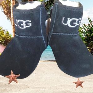 UGG Children BOOTS SIZE 8